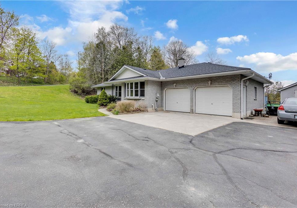10-burnside-drive-glen-morris-ontario-40828658