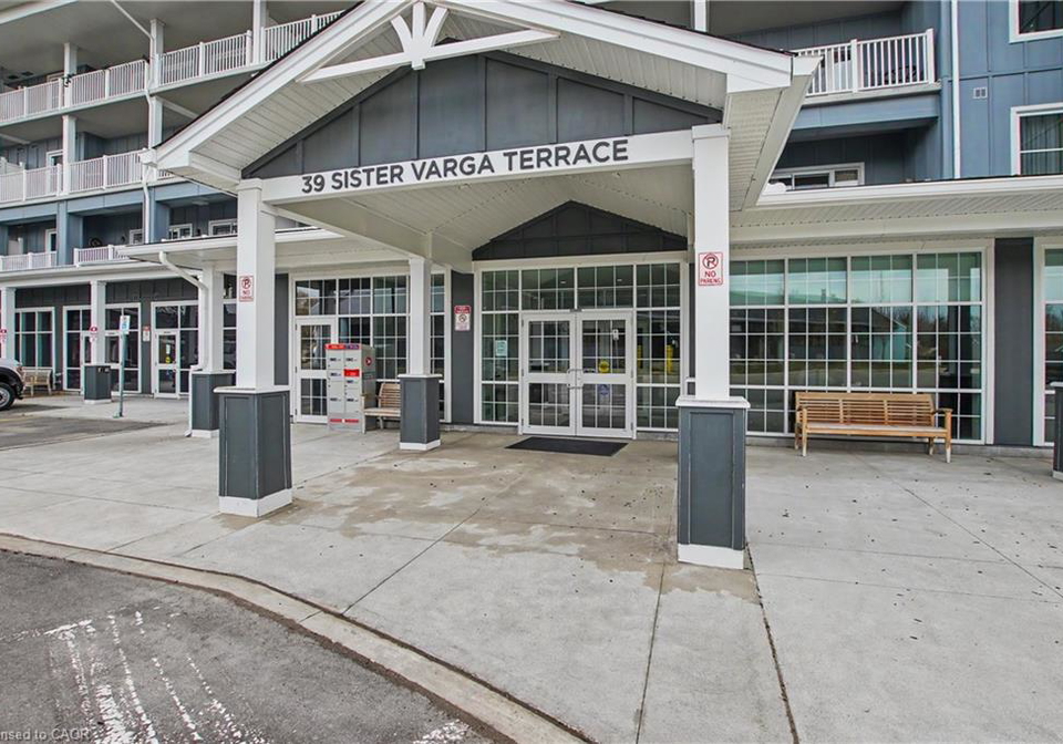 39-sister-varga-terrace-hamilton-ontario-40828690