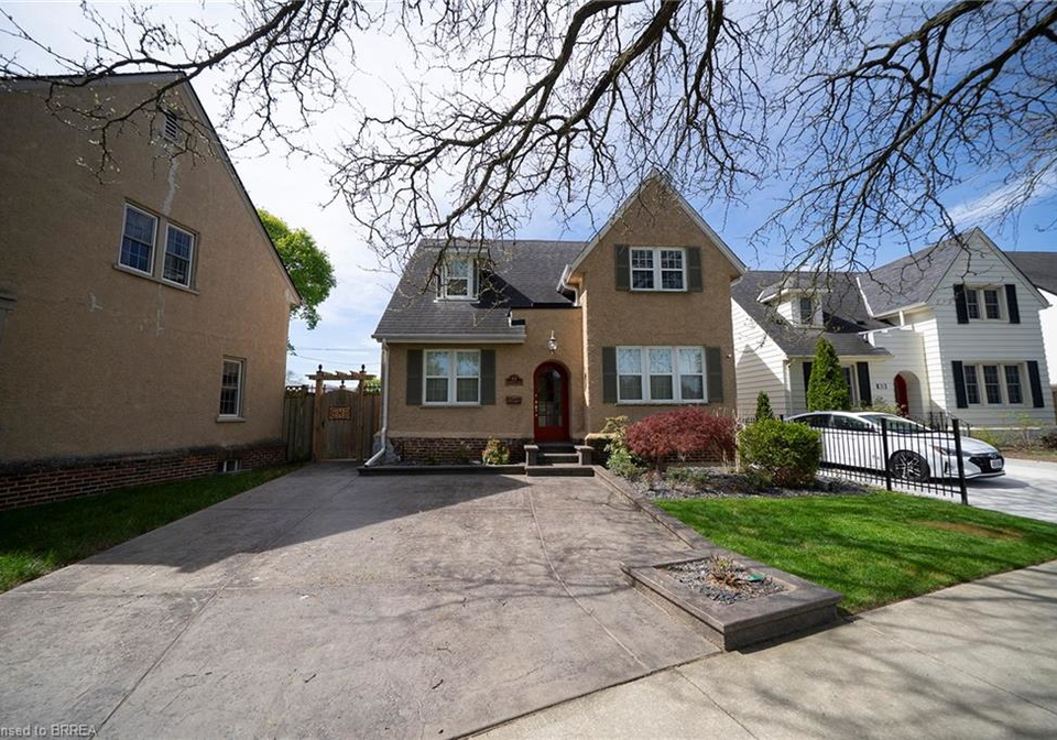48-lincoln-avenue-brantford-ontario-40828713