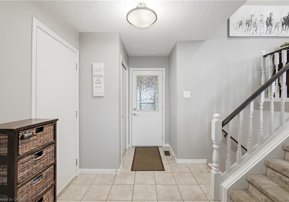 32-hobart-crescent-brantford-ontario-40828723