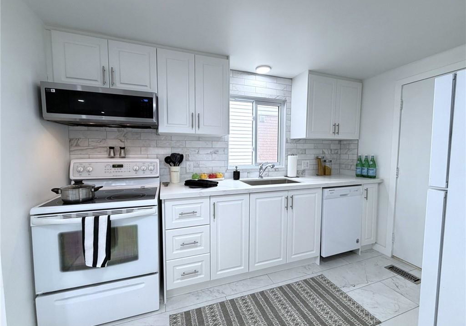 39-camrose-court-kitchener-ontario-40828730