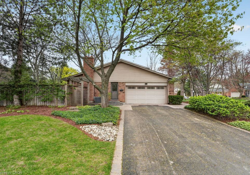 258-briar-hill-crescent-ancaster-ontario-40828751