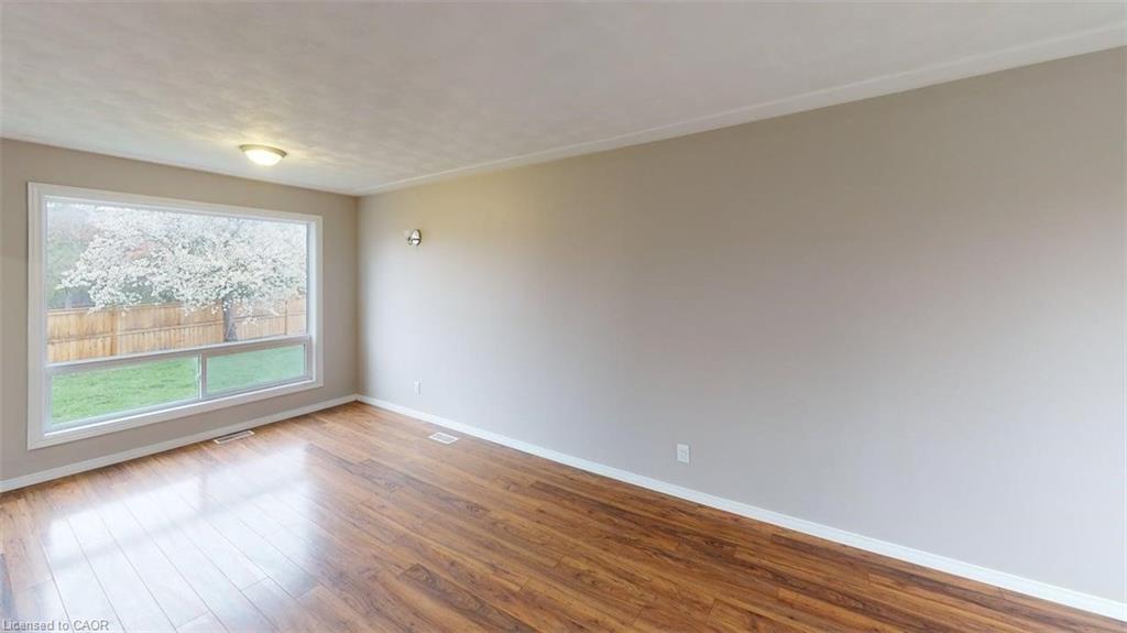 24-burn-place-kitchener-ontario-40828780