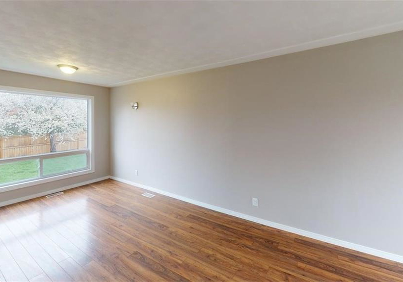 24-burn-place-kitchener-ontario-40828780