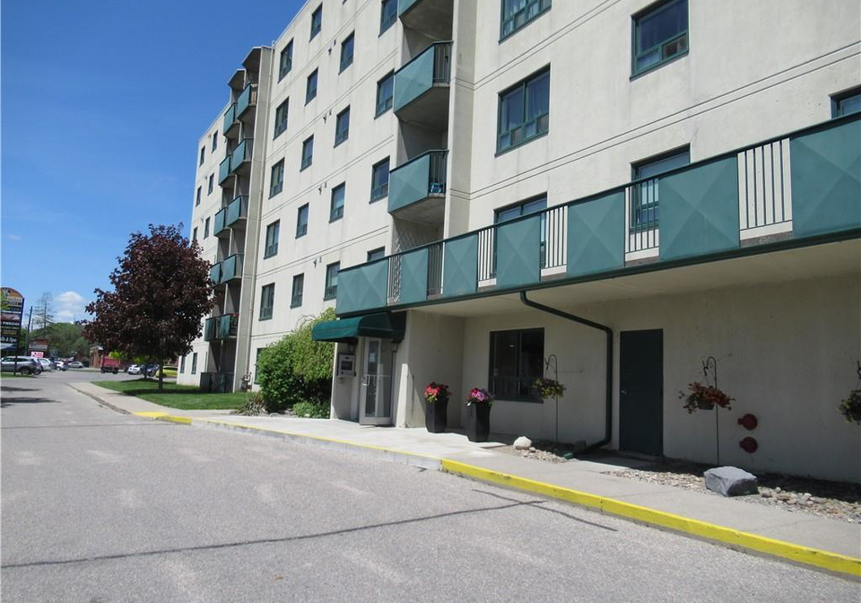 421-fairview-drive-brantford-ontario-40828872