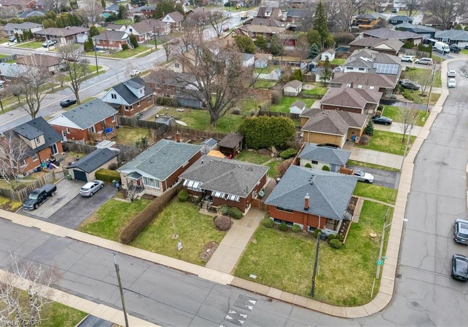 139-rendell-boulevard-hamilton-ontario-40828907