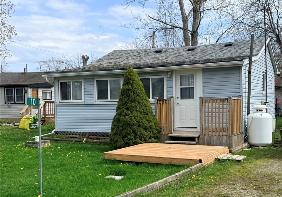 10-elm-lane-selkirk-ontario-40828908