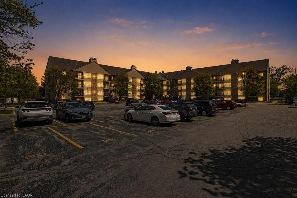 15-hofstetter-avenue-kitchener-ontario-40828917