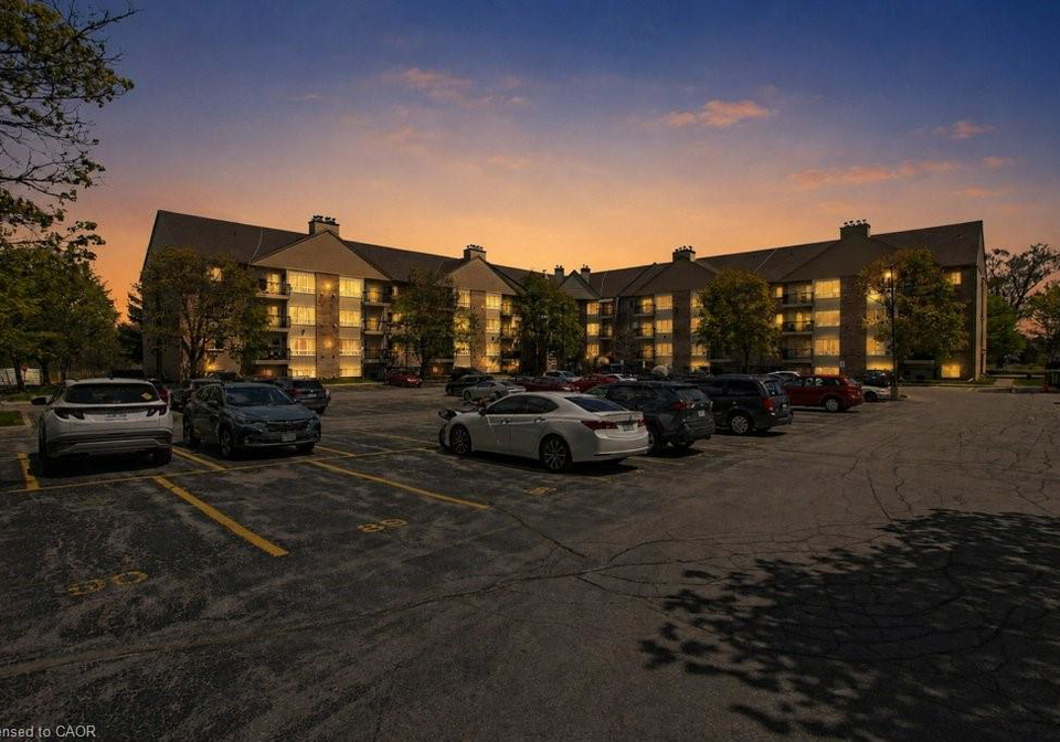 15-hofstetter-avenue-kitchener-ontario-40828917