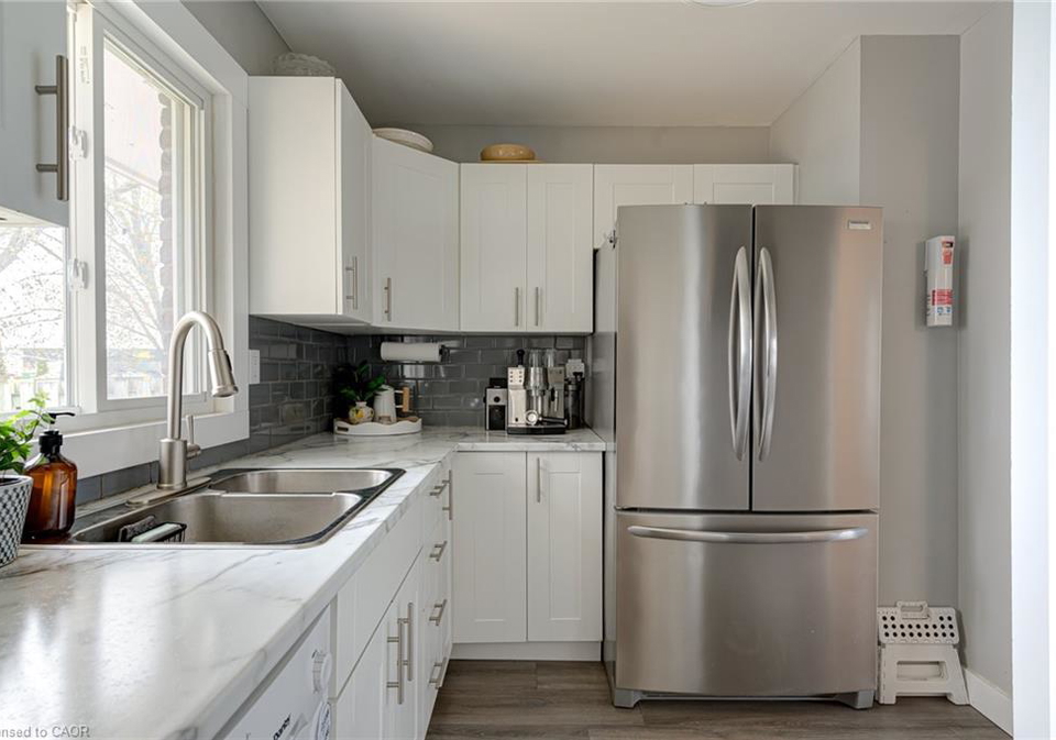 105-maple-avenue-stratford-ontario-40828931