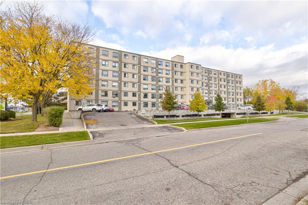 18-holborn-court-kitchener-ontario-40828984