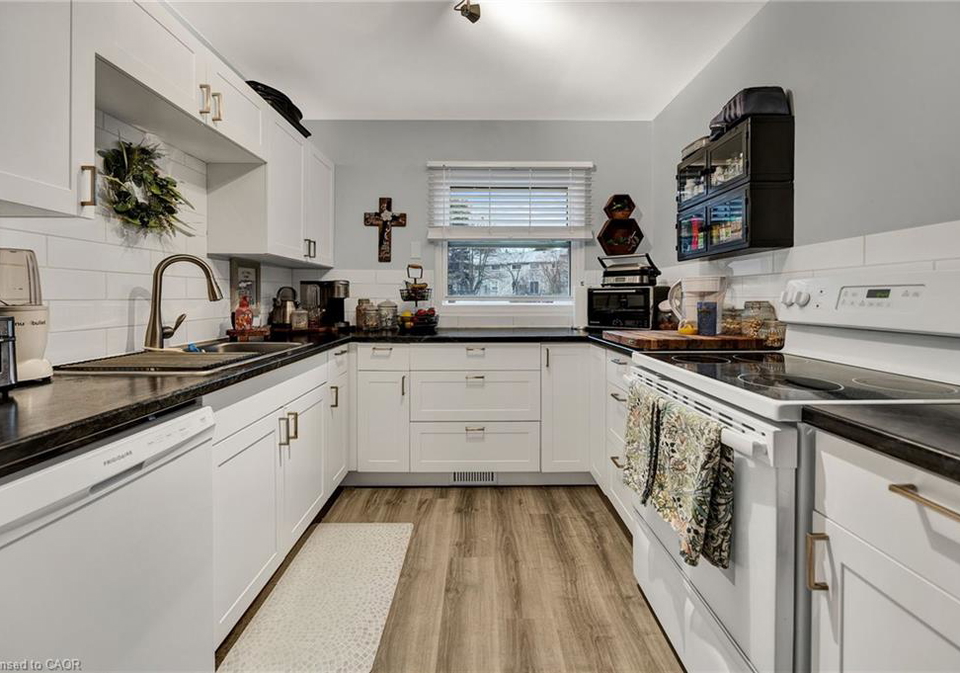 655-albert-street-waterloo-ontario-40829013