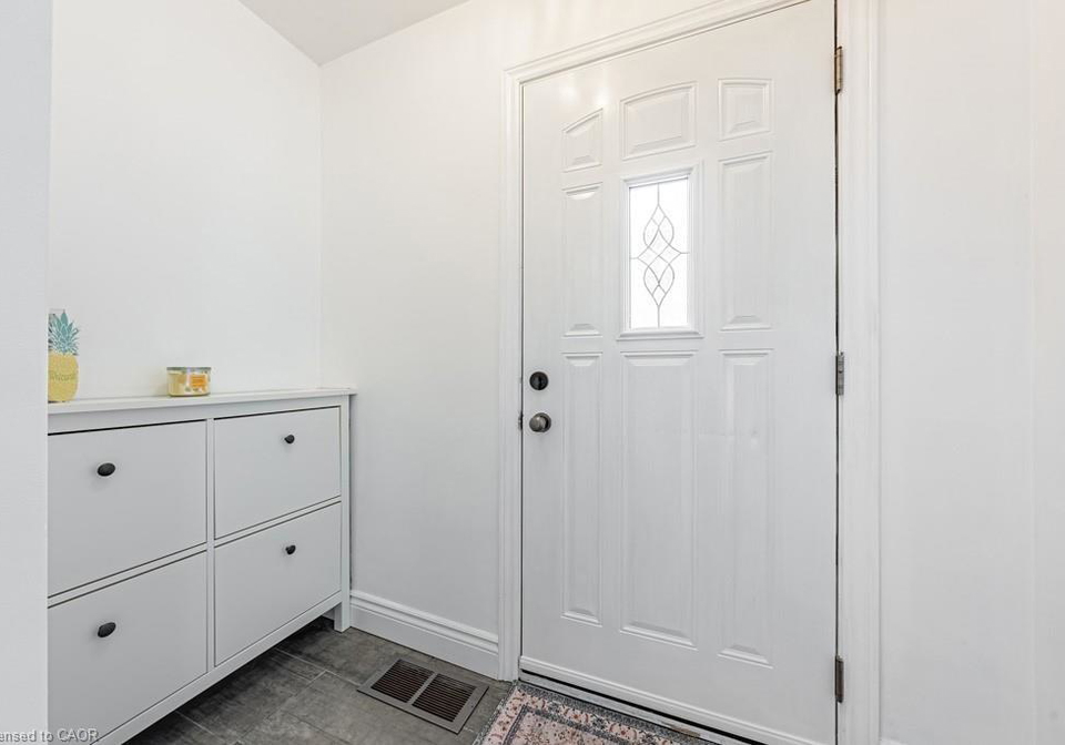 42-sharon-avenue-hamilton-ontario-40829163