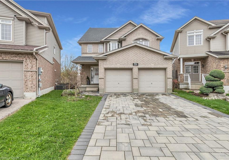 956-banffshire-court-kitchener-ontario-40829173