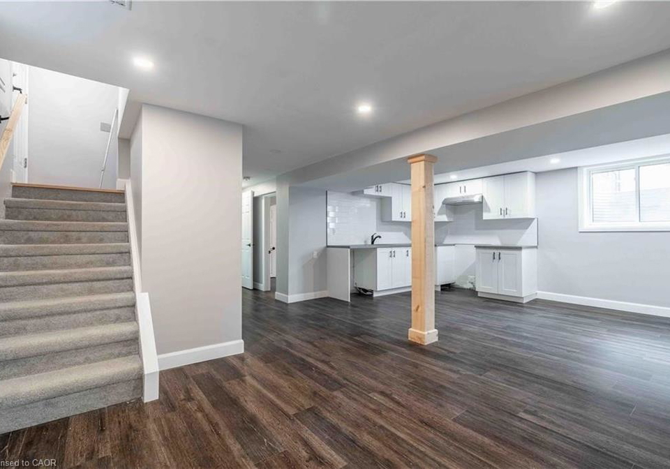 42-sharon-avenue-hamilton-ontario-40829180