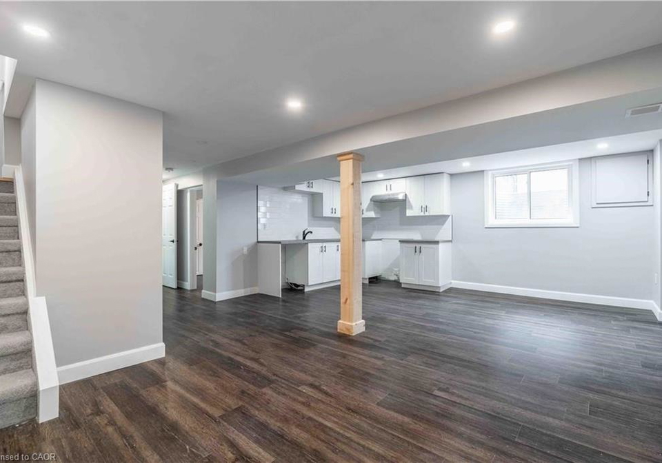 42-sharon-avenue-hamilton-ontario-40829180