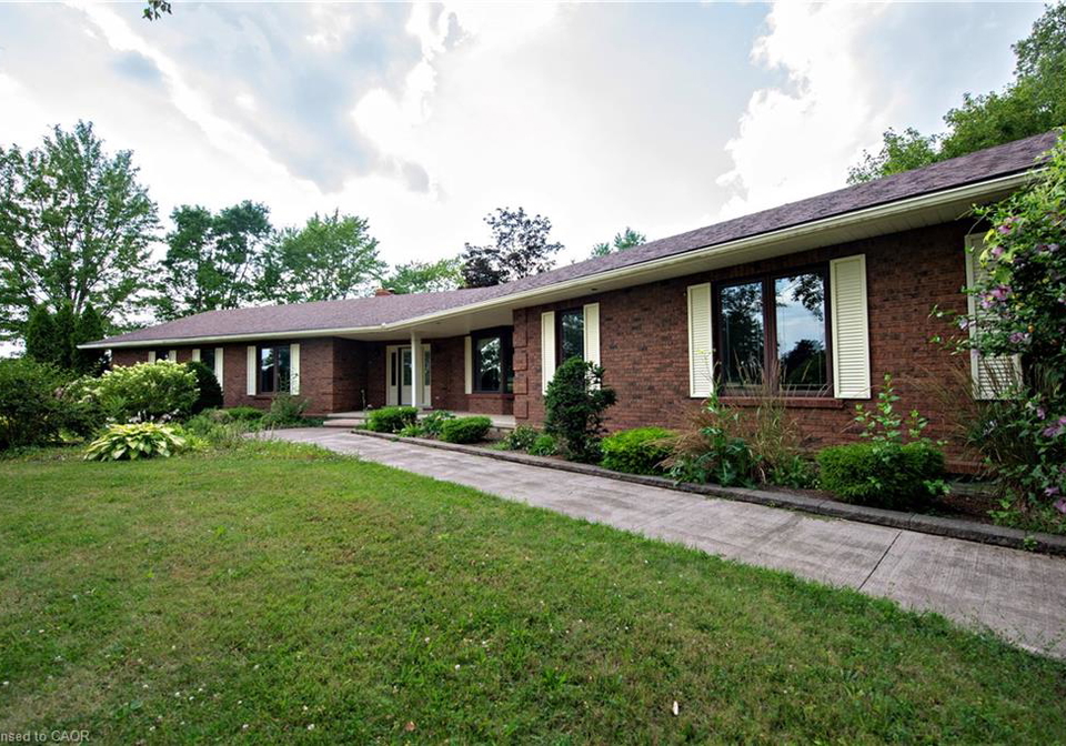 1857-hopewell-creek-road-breslau-ontario-40829215