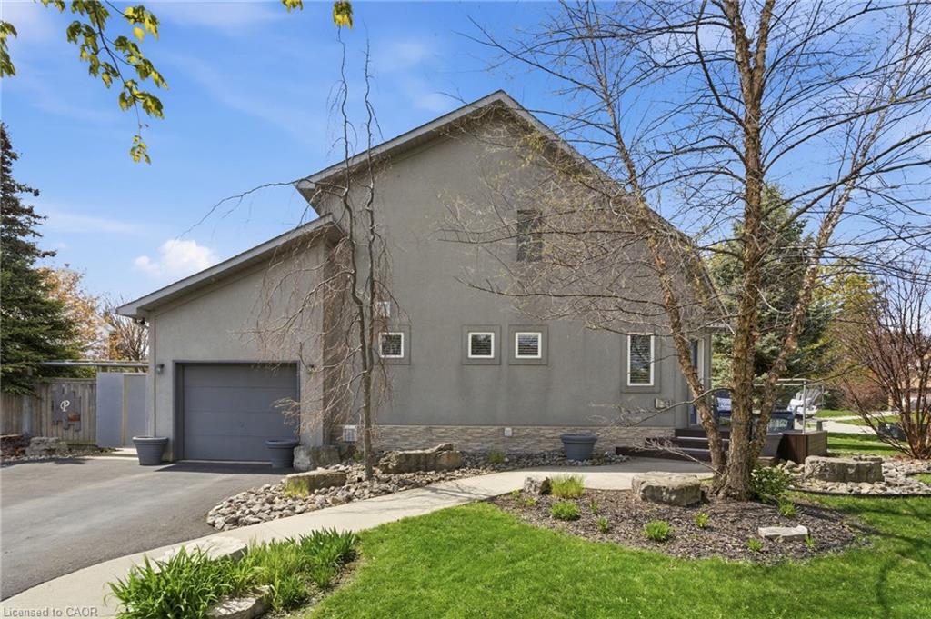 10-rockhaven-lane-waterdown-ontario-40829235