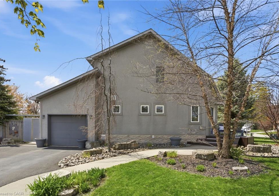 10-rockhaven-lane-waterdown-ontario-40829235