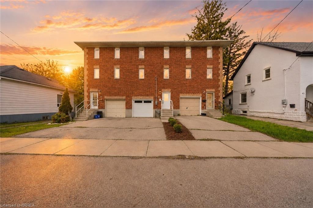 47-walnut-street-brantford-ontario-40829297