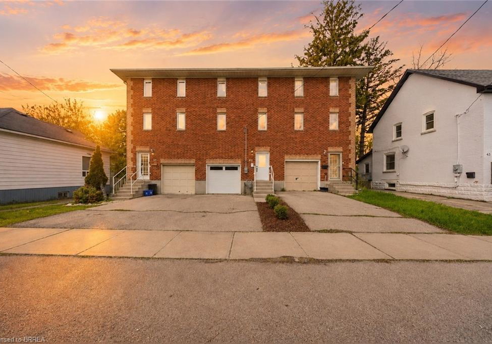 47-walnut-street-brantford-ontario-40829297