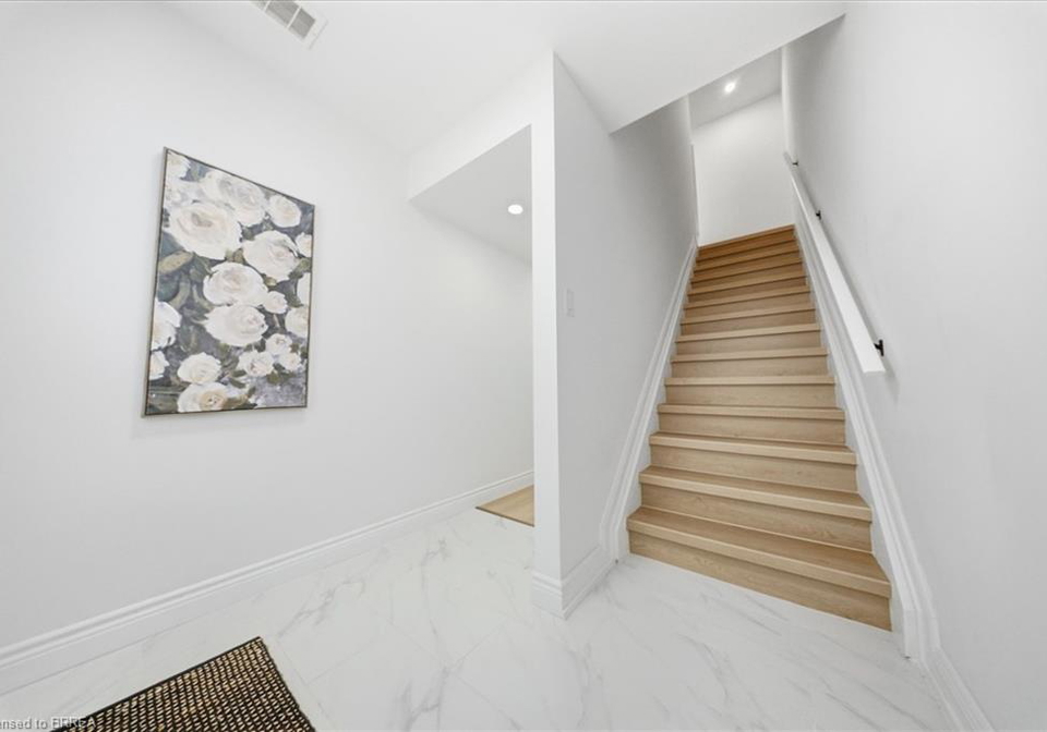47-walnut-street-brantford-ontario-40829297