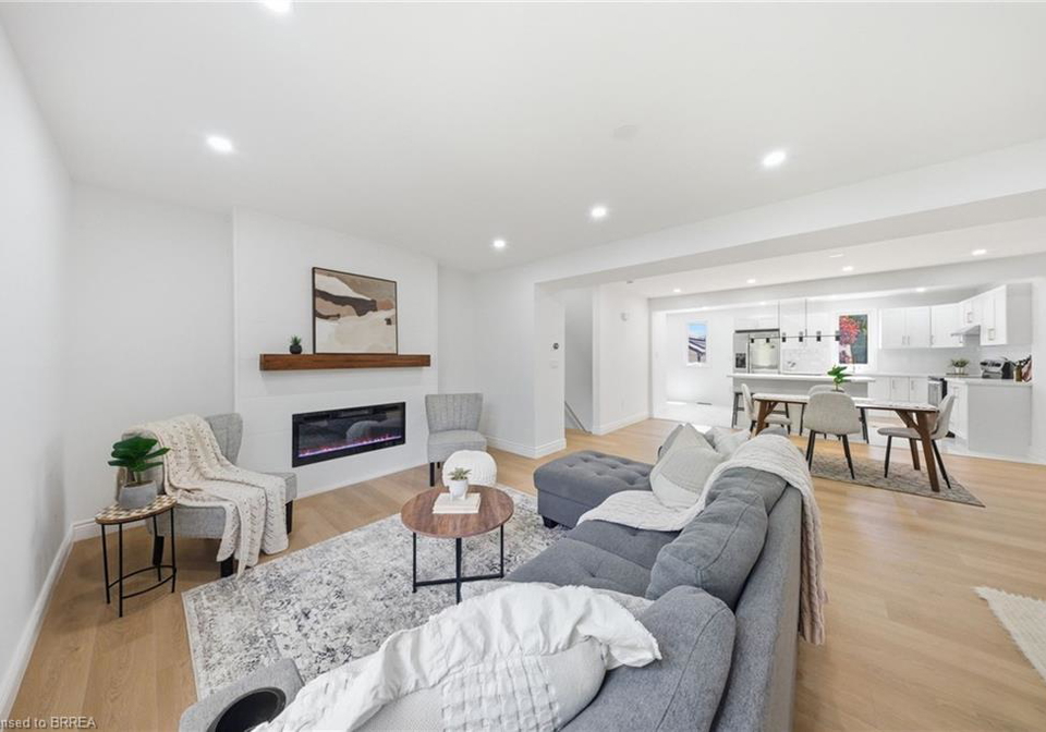 47-walnut-street-brantford-ontario-40829297