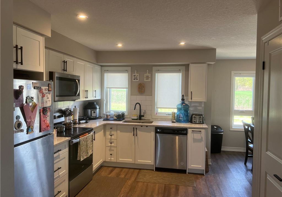 235-chapel-hill-drive-kitchener-ontario-40829298