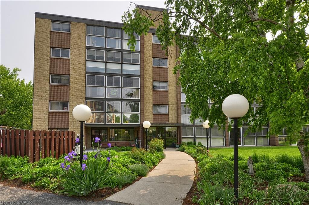 400-champlain-boulevard-cambridge-ontario-40829315
