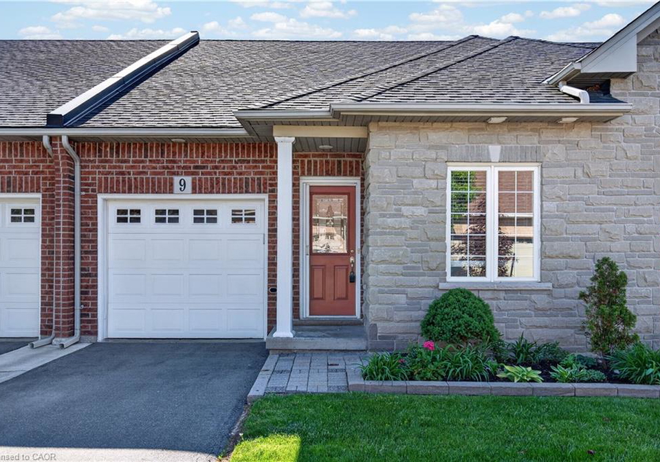 9-manitoulin-trail-glanbrook-ontario-40829358