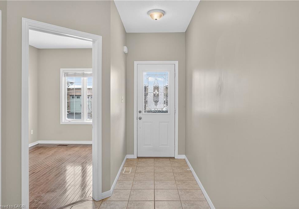 9-manitoulin-trail-glanbrook-ontario-40829358