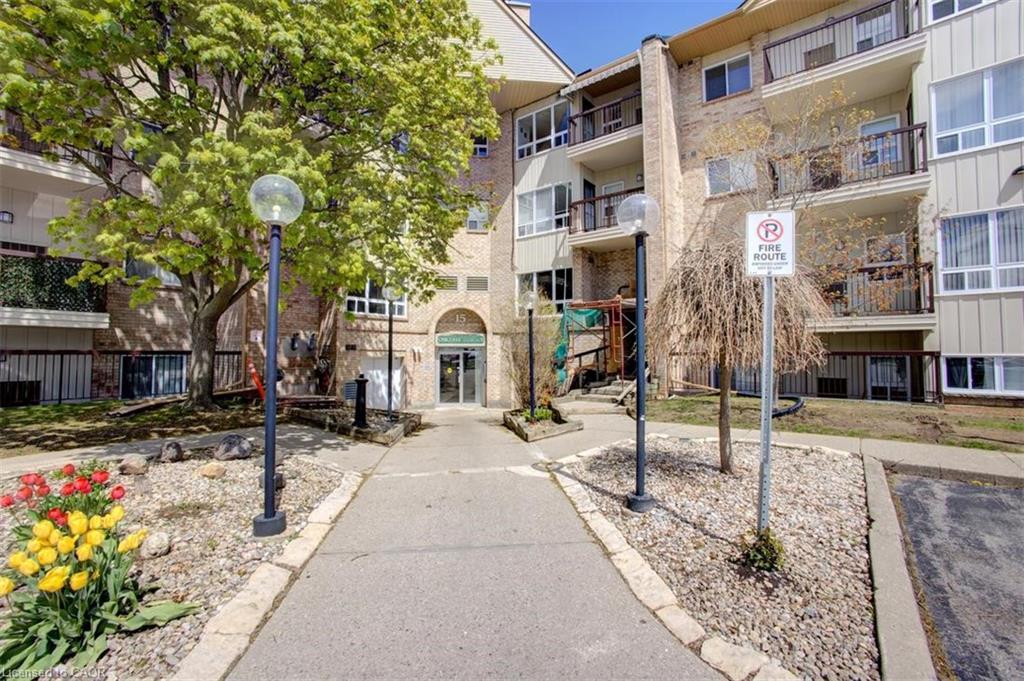 15-hofstetter-avenue-kitchener-ontario-40829388