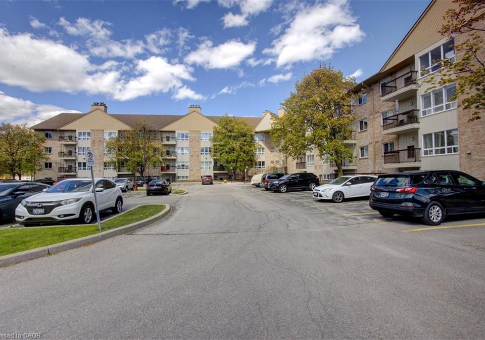 15-hofstetter-avenue-kitchener-ontario-40829388