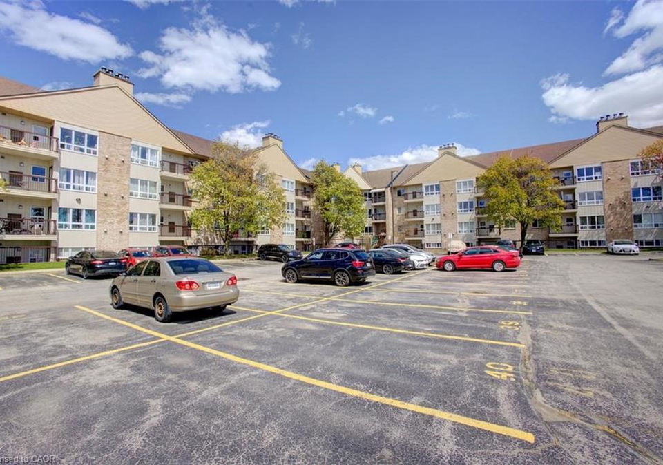 15-hofstetter-avenue-kitchener-ontario-40829388
