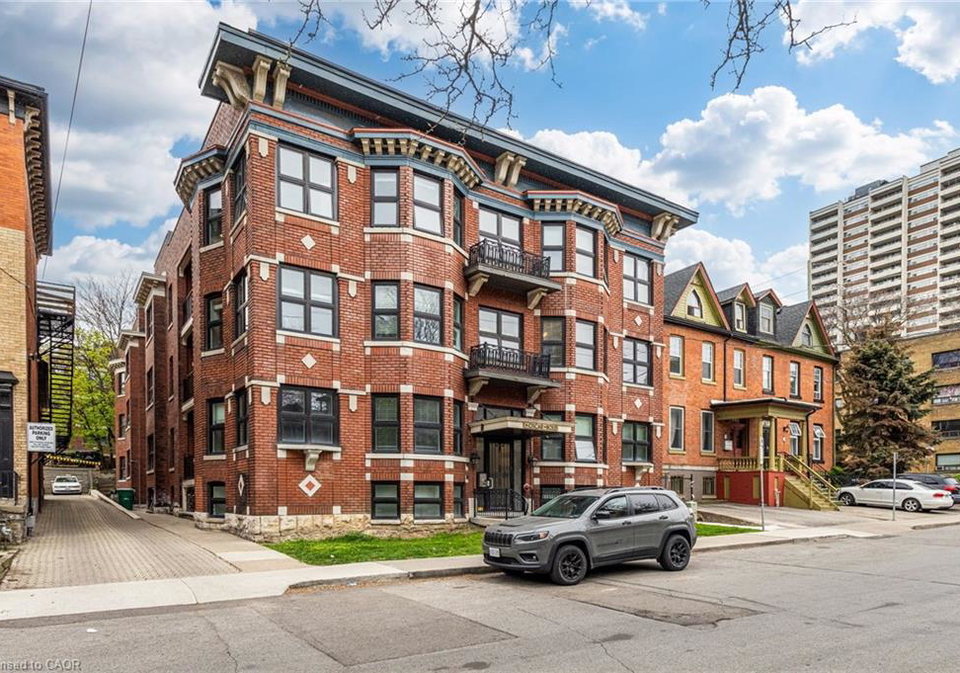 27-bold-street-hamilton-ontario-40829396