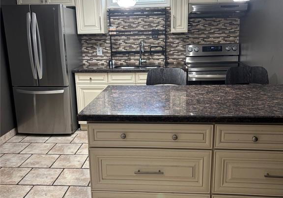 11-cecilia-court-hamilton-ontario-40829454