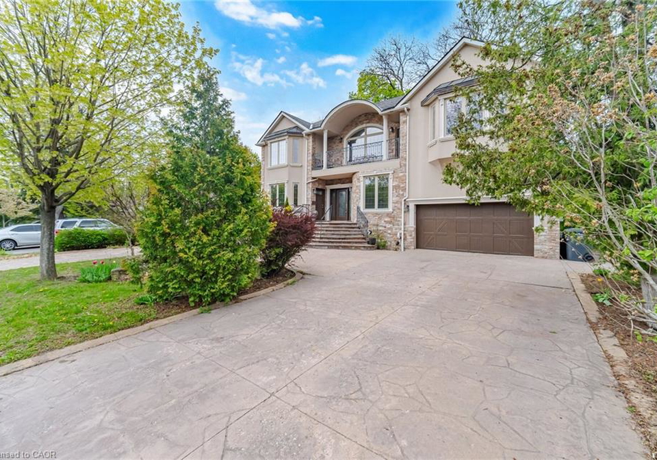 12-pioneer-drive-mississauga-ontario-40829459