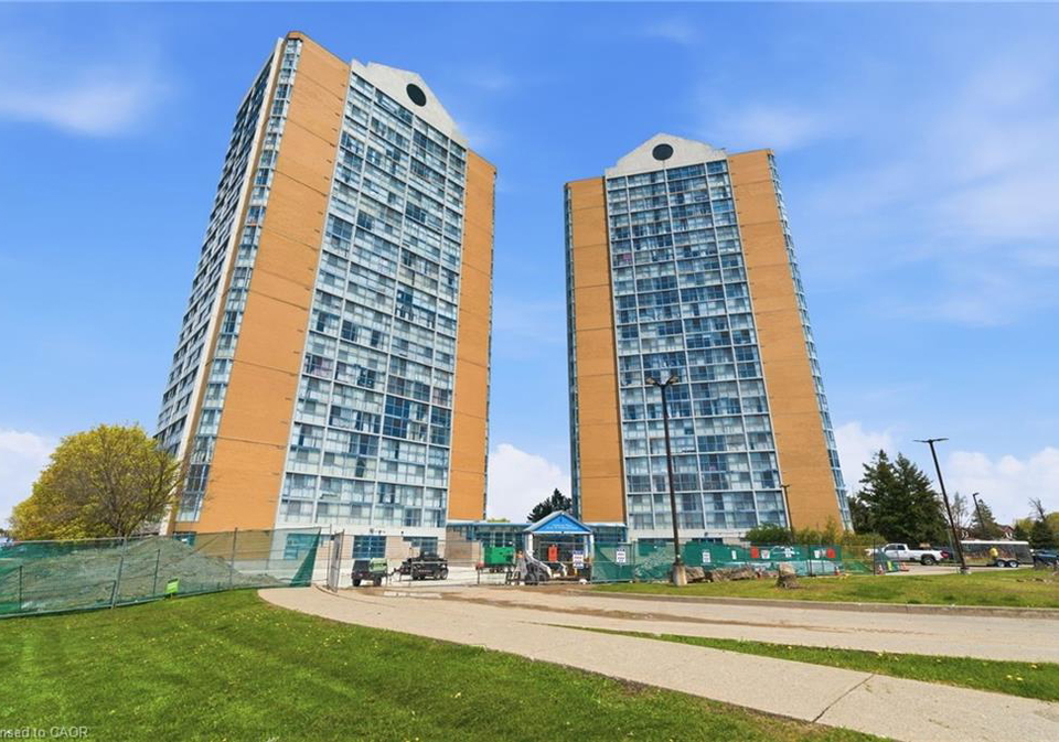 25-trailwood-drive-mississauga-ontario-40829495