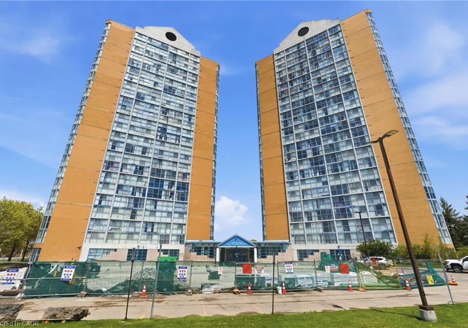 25-trailwood-drive-mississauga-ontario-40829495