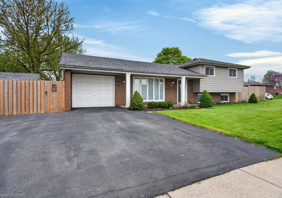 4-camelot-drive-hamilton-ontario-40829524