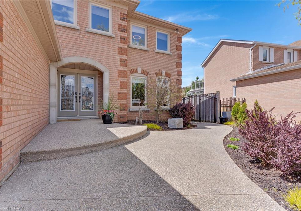 667-burnett-avenue-cambridge-ontario-40829550