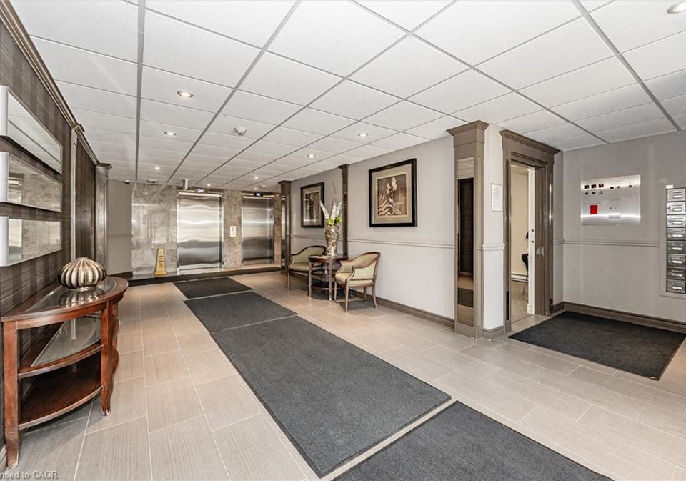 35-green-valley-drive-kitchener-ontario-40829596