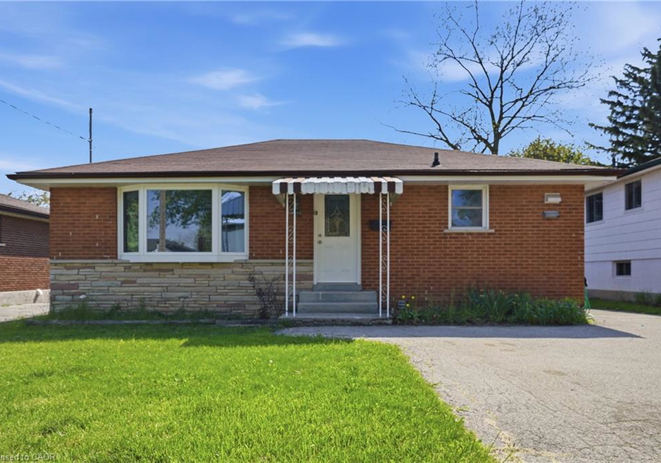 1318-fisher-avenue-burlington-ontario-40829602