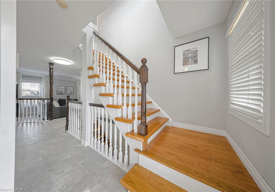 18-mountain-mint-crescent-kitchener-ontario-40829625