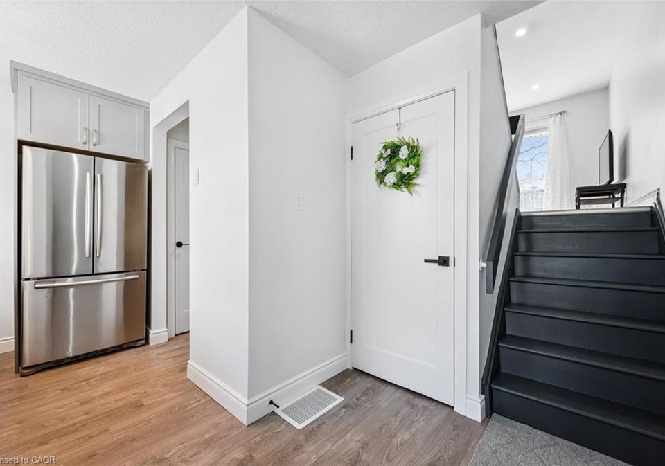 224g-harvard-place-waterloo-ontario-40829635
