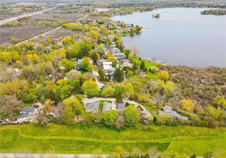 15-poplar-trail-puslinch-ontario-40829656