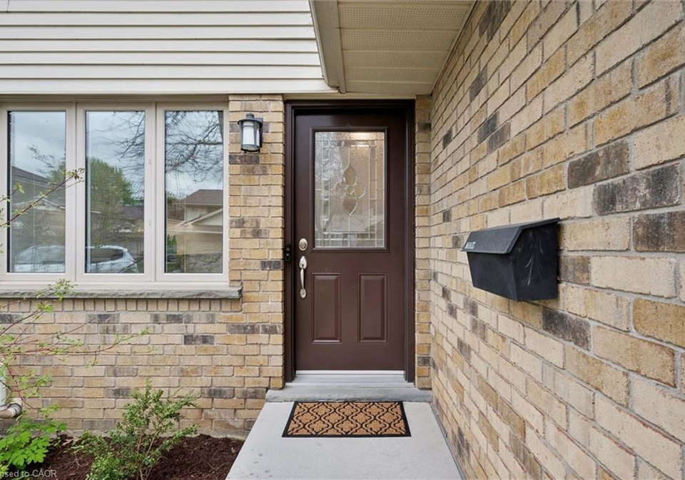 375-kingscourt-drive-waterloo-ontario-40829741