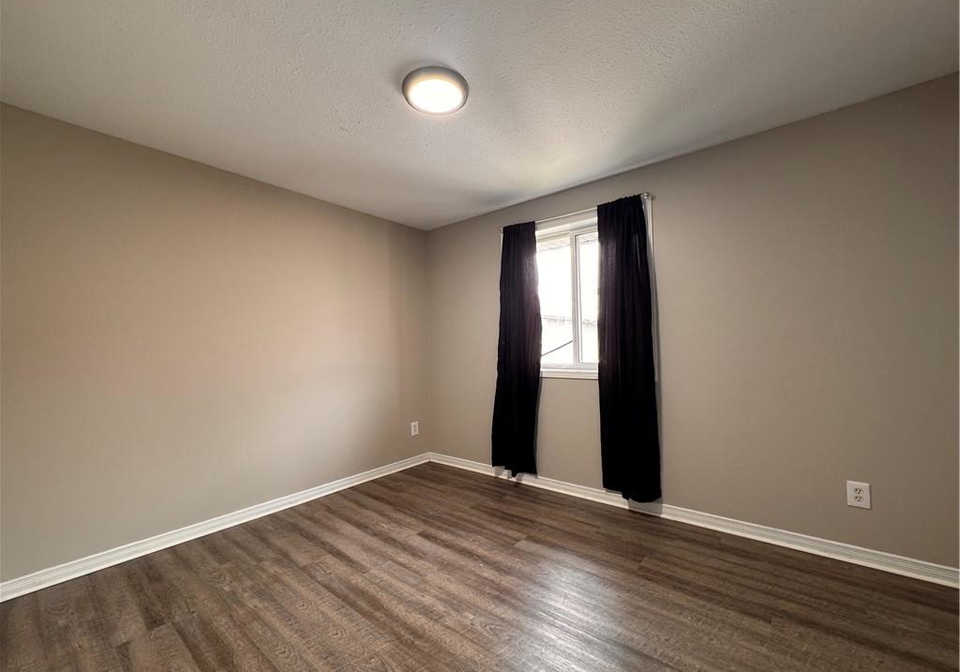 44-walnut-street-kitchener-ontario-40829746