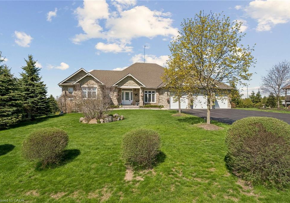 10-brolley-crescent-thornton-ontario-40829756