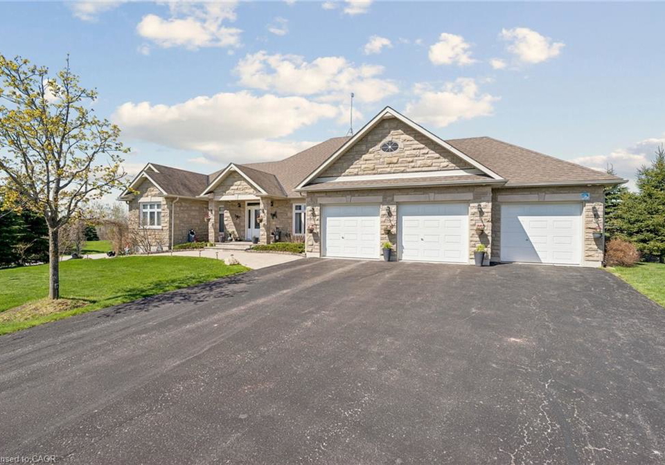 10-brolley-crescent-thornton-ontario-40829756